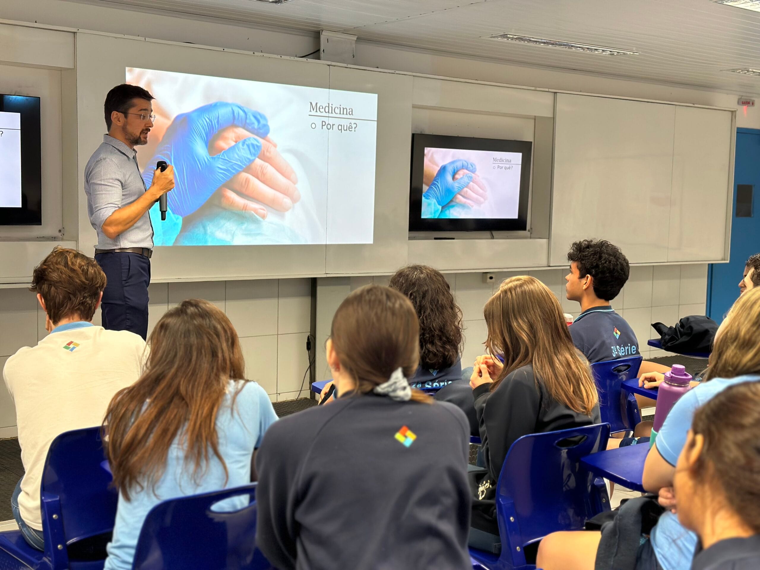 Foto 12-06-2023 20 00 44